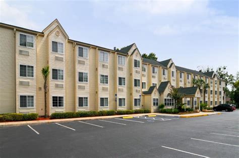 Hometown inn greenville va  Book your next business or leisure trip at Drury Hotels, where all guests experience our free amenities, extras and service at all Drury Hotels